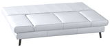 Weißer Querschläfer-Sofa in der Seitenansicht, flach ausgeklappt mit modernen Metallbeinen.