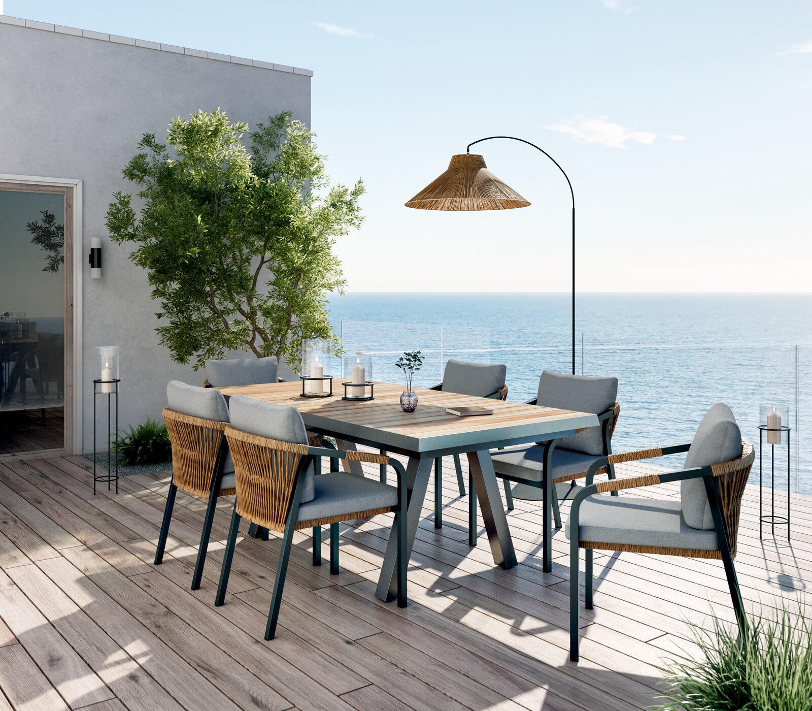 Moderner Stapelsessel auf einer Terrasse mit Meerblick, seitliche Perspektive.