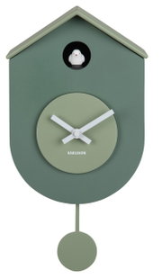 Grüne Wanduhr in Form eines Vogelhauses mit Kuckucksvogel und Pendel, Frontalansicht
