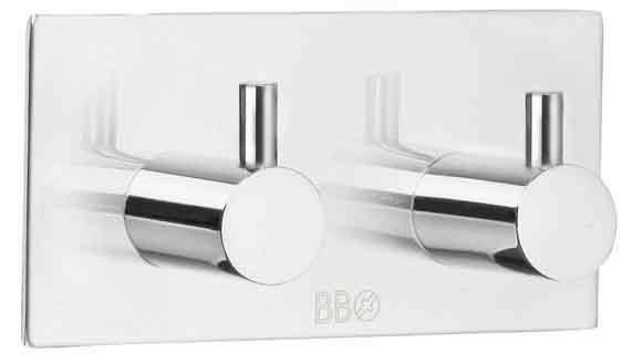 Zwei glänzende, selbstklebende Doppelhaken aus Metall, frontal betrachtet.