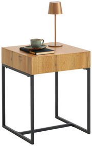 Moderner Beistelltisch aus Holz mit Metallgestell, darauf eine Tasse, ein Buch und eine Lampe, seitliche Perspektive.