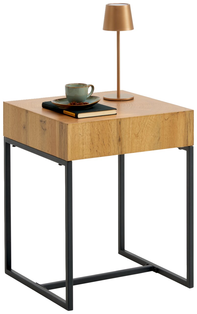 Moderner Beistelltisch aus Holz mit Metallgestell, darauf eine Tasse, ein Buch und eine Lampe, seitliche Perspektive.