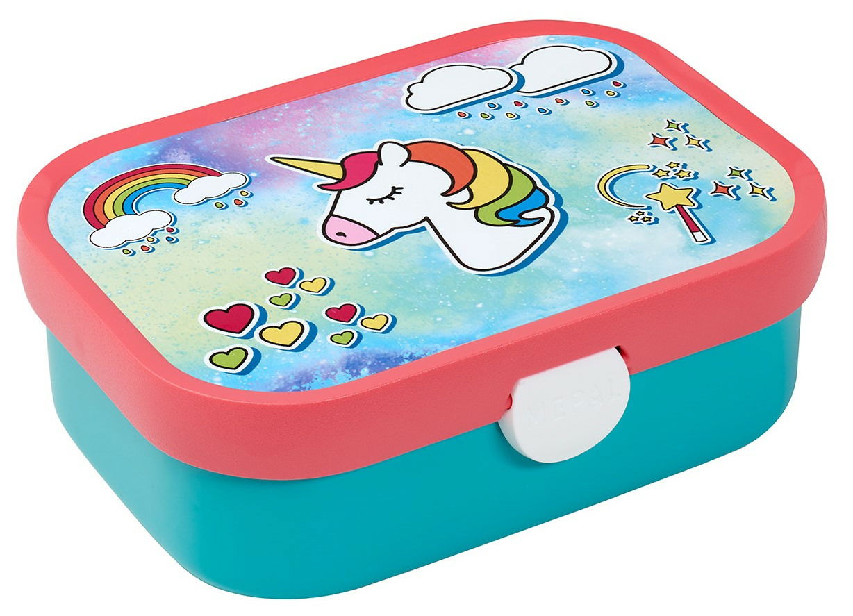 Bunte Brotdose mit Einhorn-Motiv, Regenbogen und Herzen, aus schräger Perspektive fotografiert