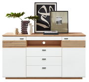 Modernes Sideboard mit weißer Front und Holzdetails, dekoriert mit Vasen und Kunstwerken, frontal betrachtet.