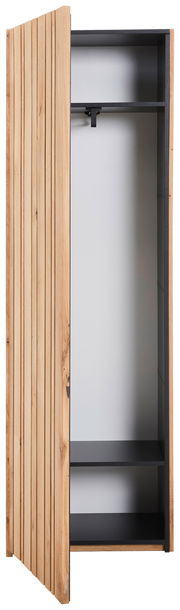 Offener Garderobenschrank aus Holz mit vertikalen Lamellen, seitliche Perspektive