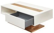 Moderner Couchtisch in Weiß mit Holzdetails und offener Schublade, seitliche Perspektive