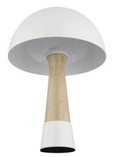 Moderne Tischleuchte mit weißem Schirm und Holzfuß, Ansicht von unten