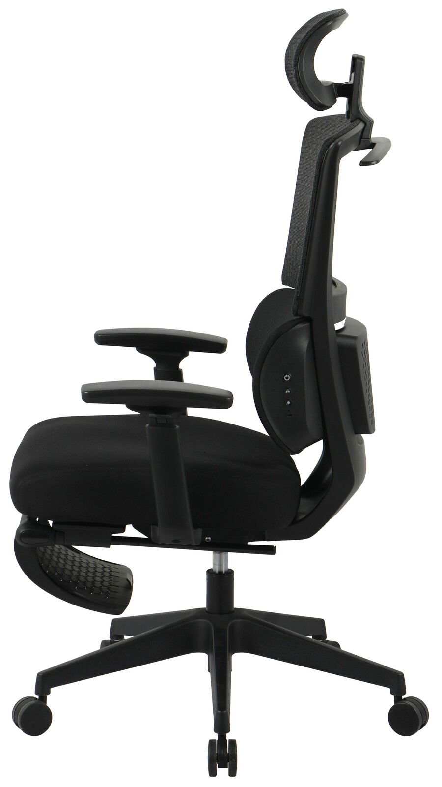 Seitliche Ansicht eines schwarzen Chefsessels mit verstellbarer Kopfstütze und Armlehnen.