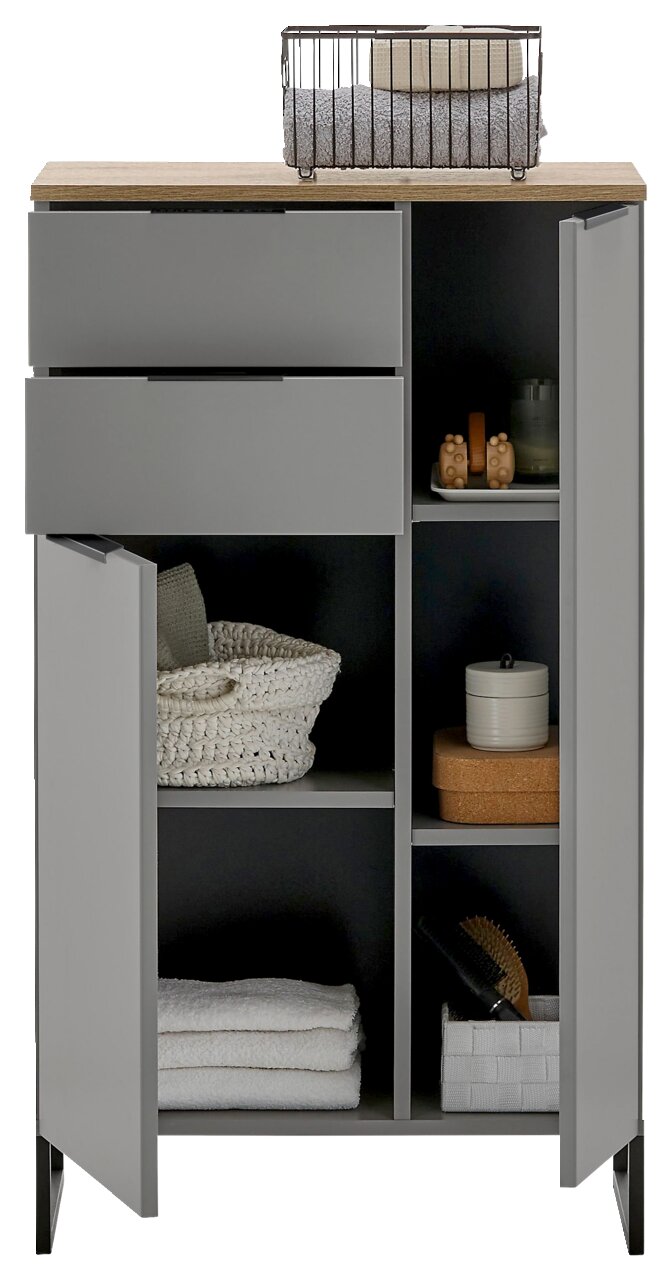 Graues Highboard mit zwei Schubladen und offenen Fächern, gefüllt mit Körben und Dekorationen, aus frontaler Perspektive.