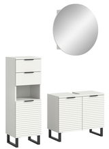 Moderne Badkombination mit rundem Spiegel, hohem Schrank mit Schubladen und offenem Fach, sowie einem breiten Unterschrank mit gerillten Fronten, aus der Frontalperspektive.