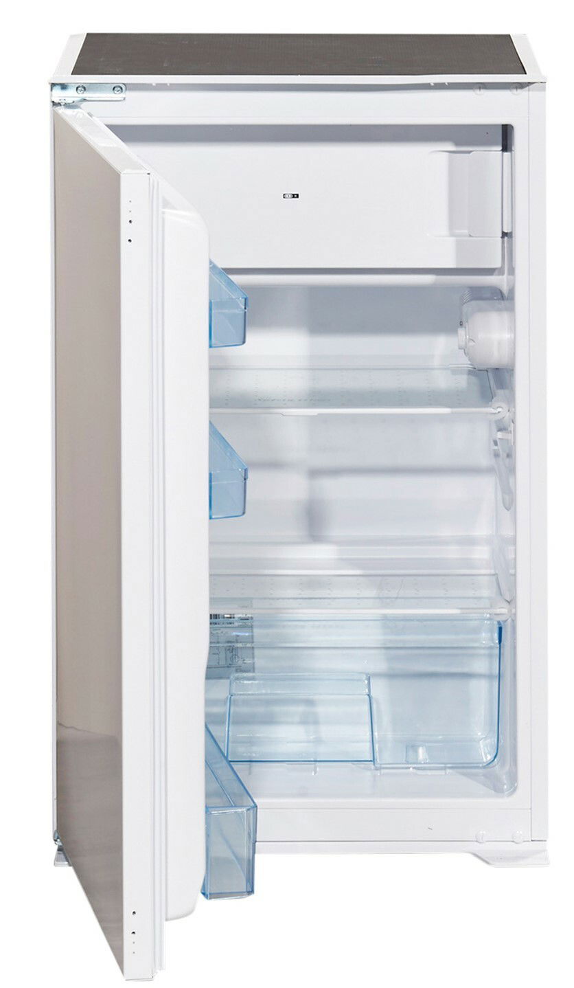 Offener Kühlschrank mit Gefrierfach, Ansicht von vorne links