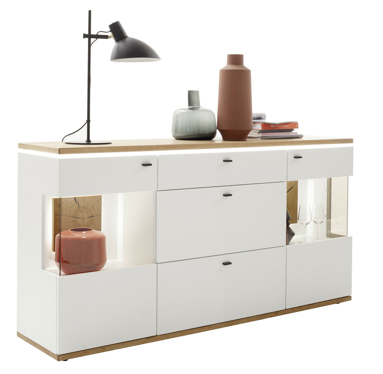Modernes Sideboard in Weiß mit Holzdetails, dekoriert mit Vasen und einer Lampe, seitliche Perspektive