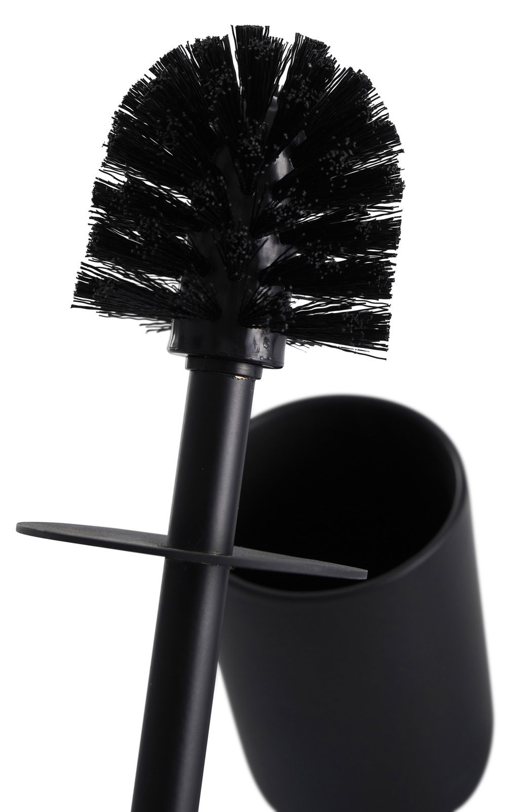 Nahaufnahme einer schwarzen Toilettenbürste mit Halter, seitliche Perspektive