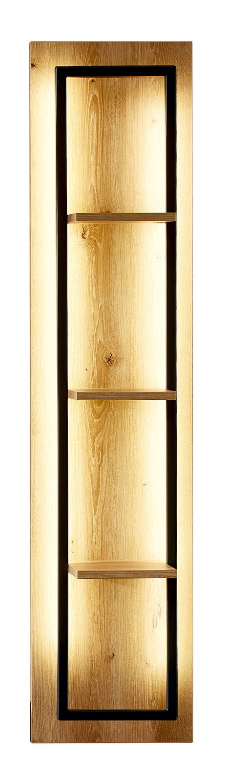 Linea Natura Regal PERSIKO Holzregal mit drei Fächern und schwarzem Rahmen, frontal beleuchtet