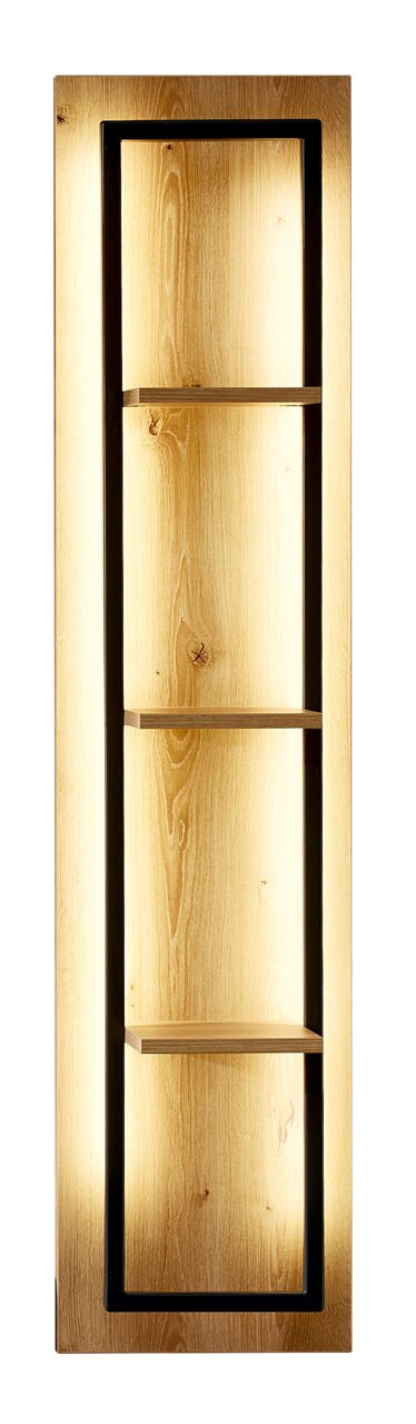 Houten plank met drie vakken en een zwart frame, aan de voorkant verlicht