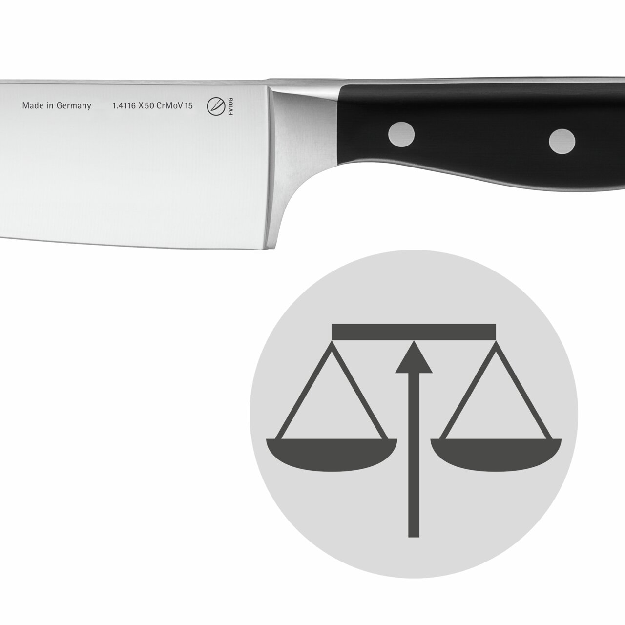 Küchenmesser mit schwarzem Griff und Edelstahlklinge, seitliche Perspektive