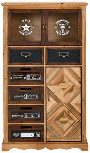 Vorderansicht einer rustikalen Kommode mit verschiedenen Schubladen und Türen, verziert mit grafischen Elementen und Schriftzügen.