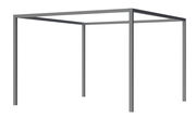 Metallrahmen einer Pergola von schräg unten betrachtet