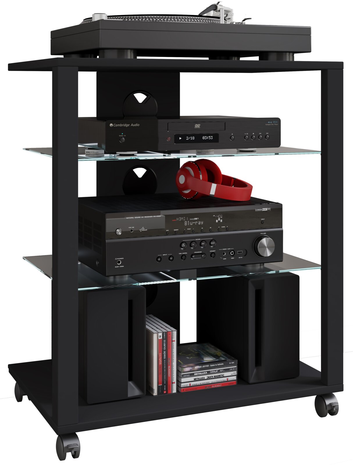 Schwarzes HiFi-AV-Rack mit Glasböden und Rollen, bestückt mit Plattenspieler, DVD-Player, AV-Receiver, Lautsprechern, CDs und roten Kopfhörern, in frontaler leicht schräger Ansicht