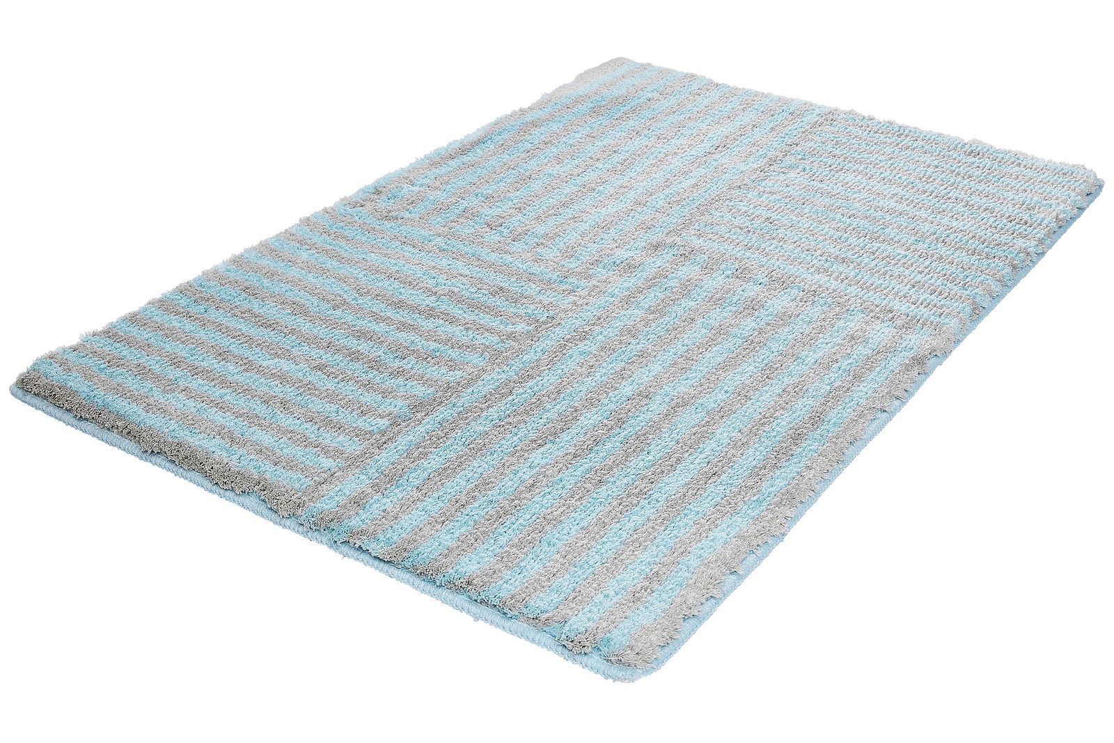 Badteppich in Blau und Grau mit Streifenmuster, perspektivisch von der Seite fotografiert