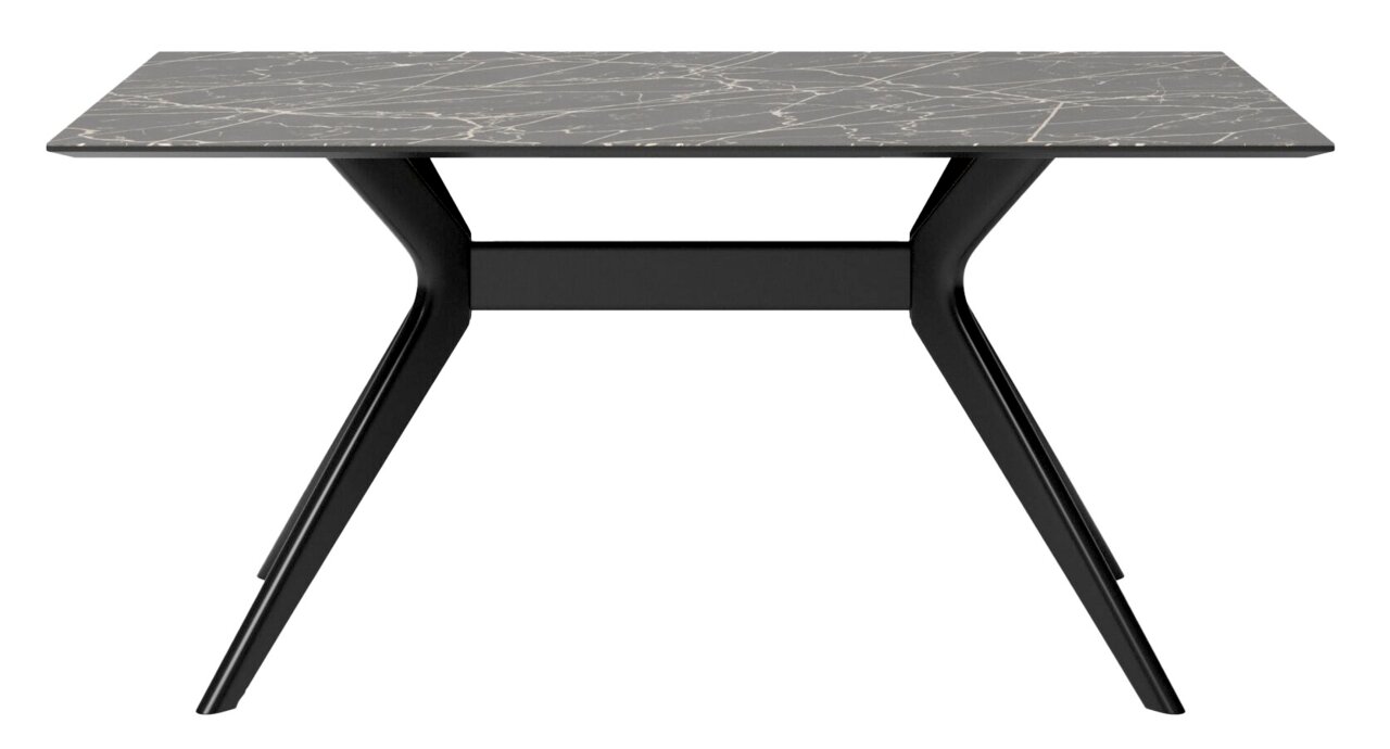 Moderne eettafel met een tafelblad in zwarte marmerlook en slanke, zwarte poten, gezien van voren.