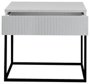 Moderne Nachtkommode mit geriffelter Schubladenfront und schwarzem Metallgestell, Frontalansicht