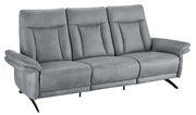 Graues dreisitziges Sofa mit gepolsterten Armlehnen und Rückenlehnen, seitliche Perspektive