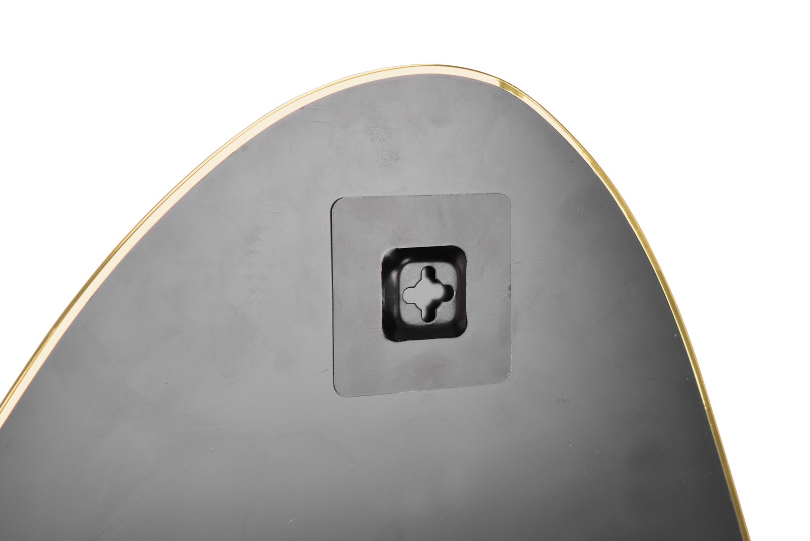 Rückansicht eines Spiegels mit goldfarbenem Rand und Wandhalterung