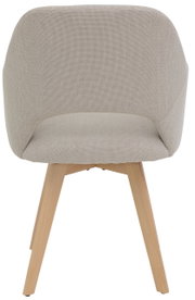 Beige gestoffeerde stoel met afgeronde rugleuning en lichte houten poten, van voren gefotografeerd tegen een witte achtergrond