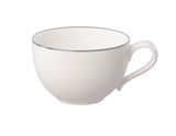 Weiße Kaffeetasse mit elegantem Henkel, seitliche Perspektive