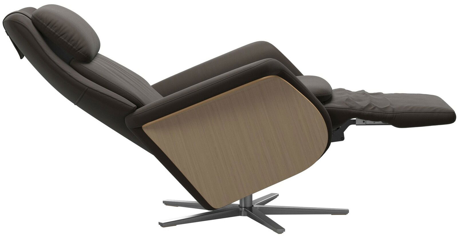 Stressless Fernsehsessel SAM Seitliche Ansicht eines modernen Fernsehsessels in Liegeposition mit dunklem Polster und Holzverkleidung.