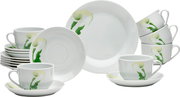 Weißes Porzellan-Kaffeeservice mit Calla-Blumenmotiv in Grün, bestehend aus Tassen mit Untertassen und Tellern, frontal in leichter Schrägansicht auf weißem Hintergrund