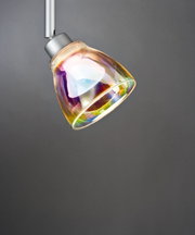 Dekoschirm Wolbi in schräger Perspektive, schillerndes Glasdesign mit metallischer Halterung