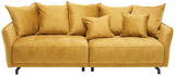 Großes, senfgelbes Sofa mit mehreren Kissen, frontal fotografiert.
