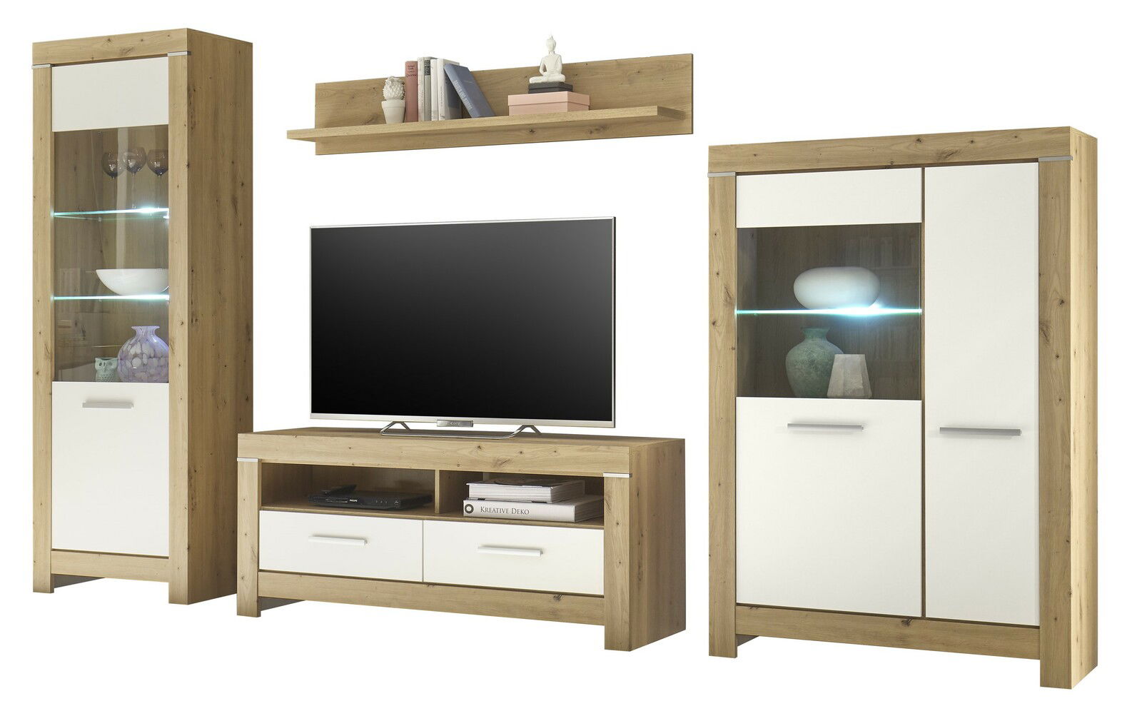 Wohnwand in Holzoptik mit weißen Elementen, bestehend aus zwei Vitrinen, einem TV-Board und einem Wandregal, frontal abgebildet.