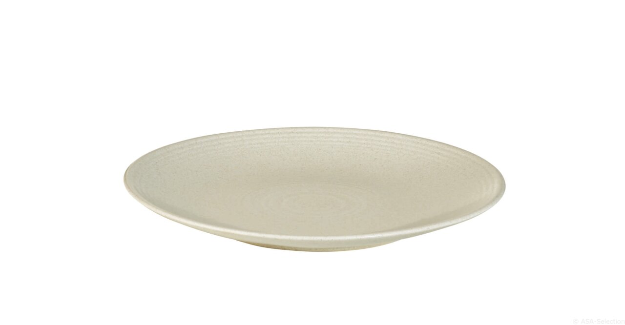Beige Teller aus der Seitenperspektive, Teil des Kombiservice Bella Vista 24-teilig