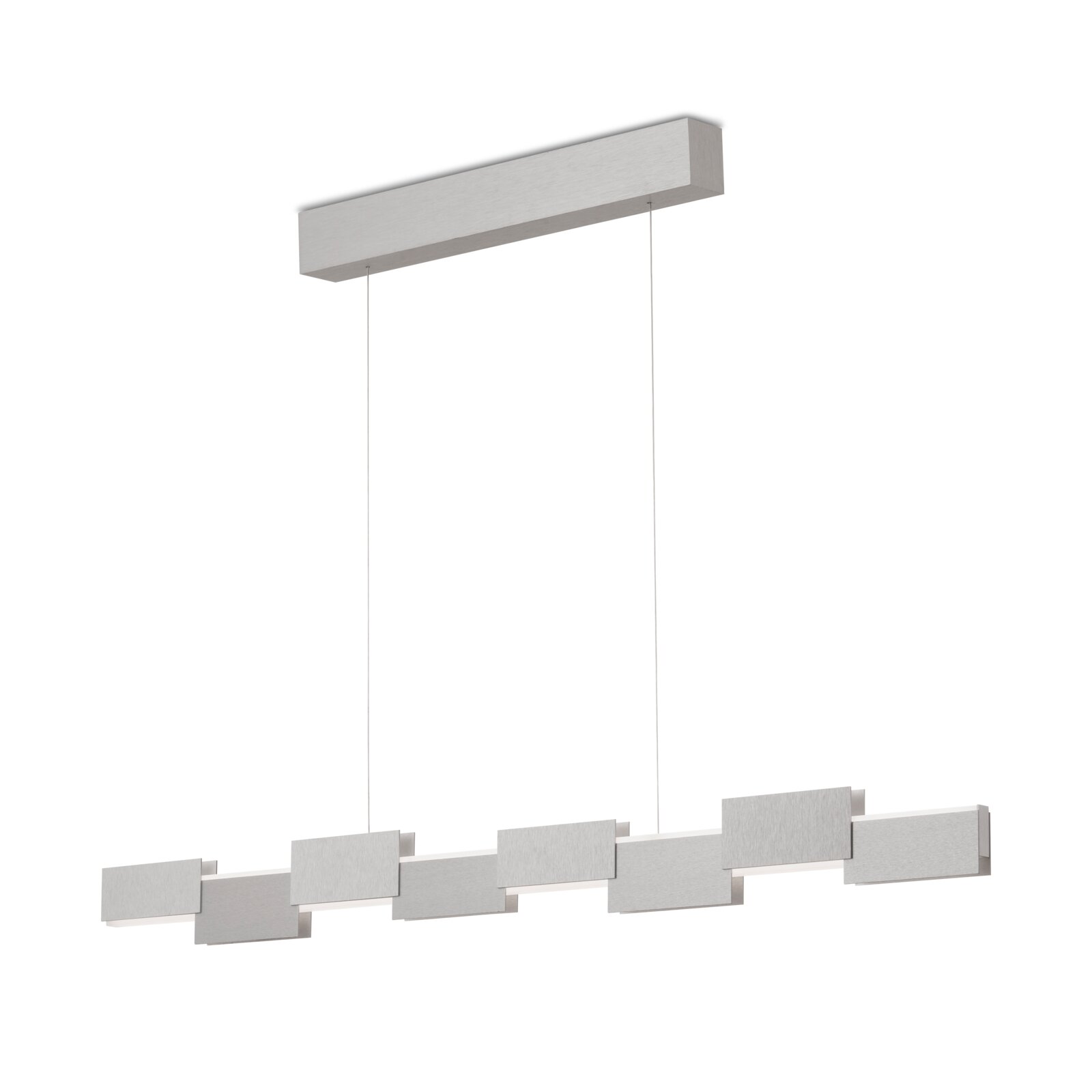 Moderne LED-Pendelleuchte in gebürsteter Metalloptik mit geometrisch versetzten, rechteckigen Leuchtelementen, aus schräger Vorderansicht von unten dargestellt