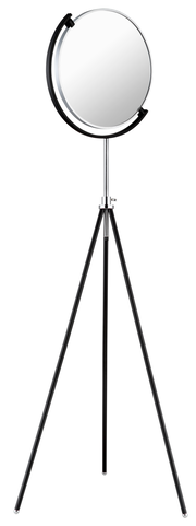 Moderne LED-Stehleuchte mit rundem Lampenschirm auf einem dreibeinigen Stativ, seitliche Perspektive