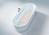 Beige Wanneneinlage Mirasol in einer weißen Badewanne aus der Vogelperspektive