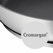 Close-up van een CERADUR PROFI-pan van Cromargan, zijaanzicht.