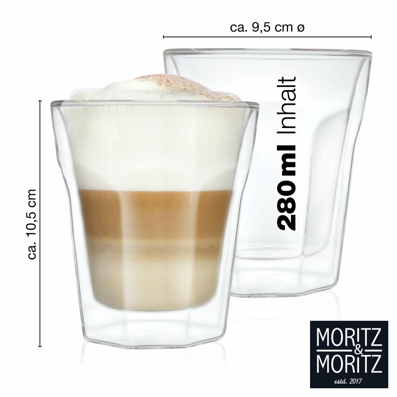 Zwei doppelwandige Gläser mit 280 ml Fassungsvermögen, eines gefüllt mit einem Latte Macchiato, aus seitlicher Perspektive.