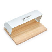 Moderner Brotkasten aus Holz und Metall, geöffnet, aus leicht erhöhter Perspektive fotografiert.