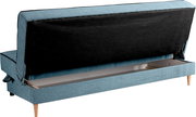 Rückansicht eines blauen Schlafsofas mit geöffnetem Stauraumfach und Holzbeinen.