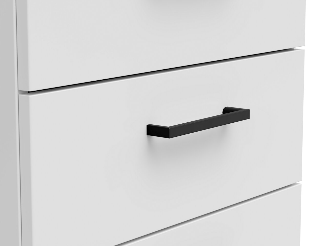 Nahaufnahme einer weißen Kommode mit schwarzem Griff, seitliche Perspektive
