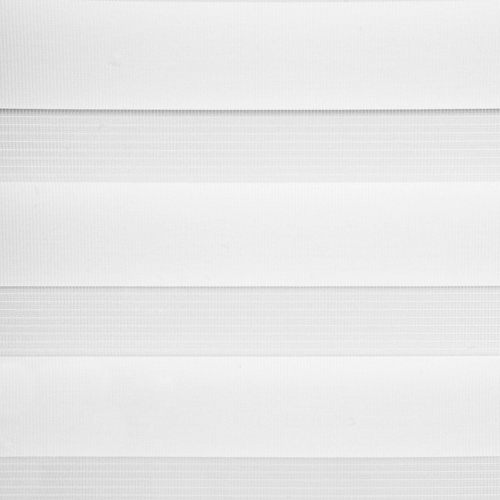 Nahaufnahme eines weißen Doppelrollos mit abwechselnden transparenten und undurchsichtigen Streifen.