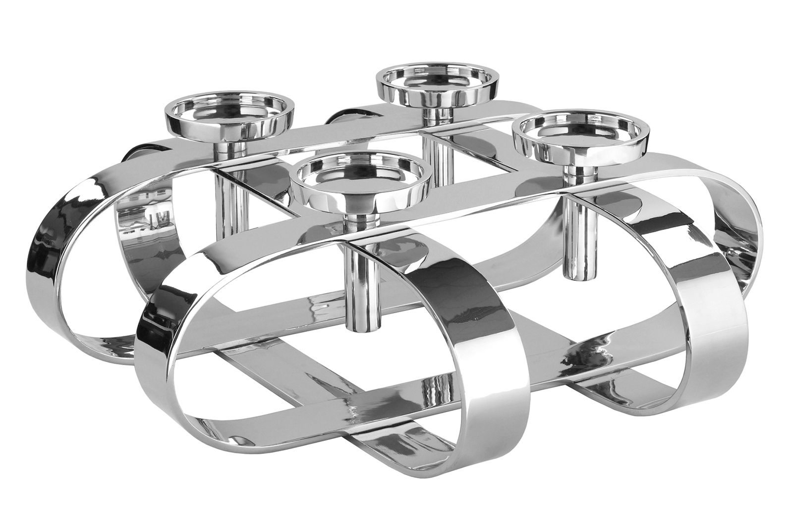 Fink Leuchter 4-flg. GORDEN Moderner, vierflammiger Kerzenhalter aus glänzendem Metall in seitlicher Perspektive.