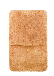Zweiteiliges Badteppich-Set in warmem Orange, aus der Vogelperspektive fotografiert.