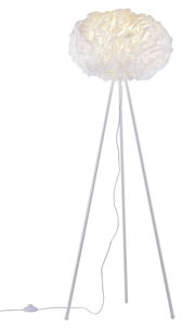 Stehleuchte mit dreibeinigem Gestell und einem großen, weißen, wolkenartigen Lampenschirm, seitliche Perspektive