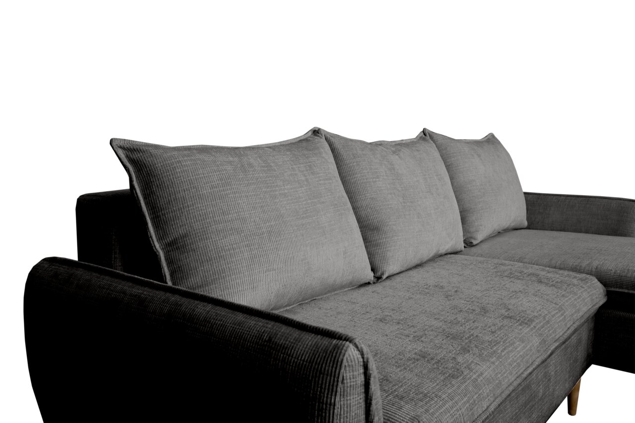 Graues Ecksofa mit weichen Kissen, seitliche Perspektive