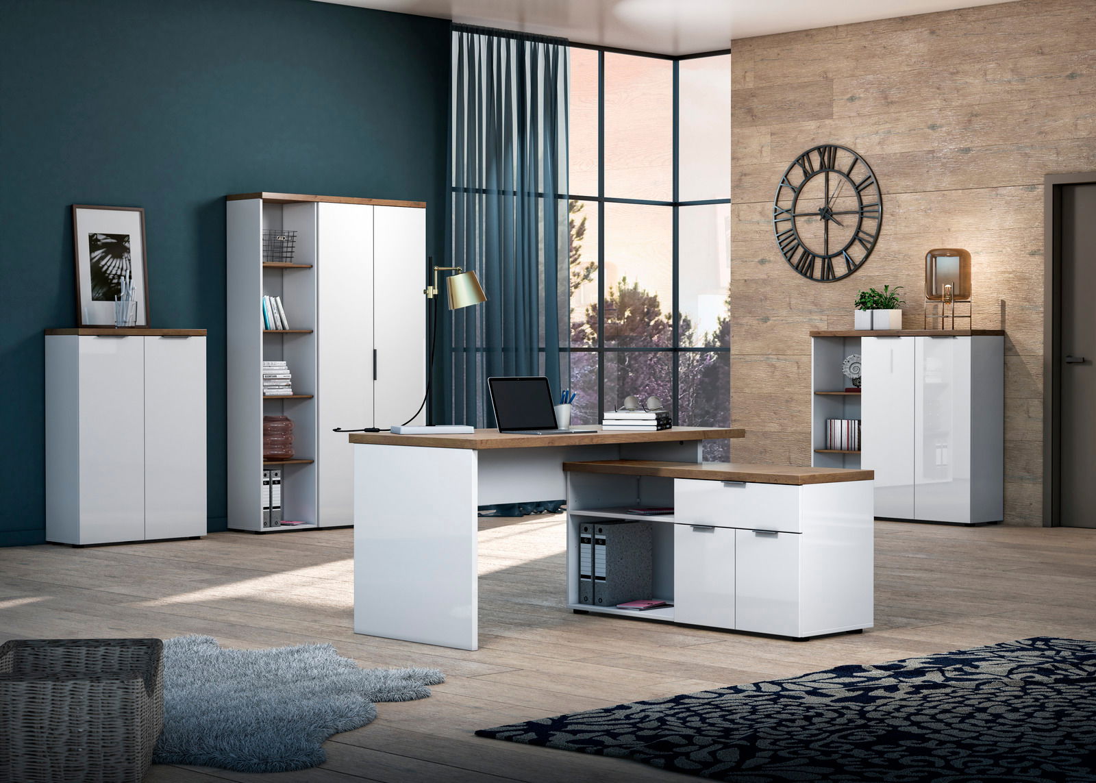 XORA Eckschreibtisch IDEA-OFFICE Moderner Büroraum mit Eckschreibtisch und mehreren Aktenschränken in einer stilvollen Umgebung, seitliche Perspektive.